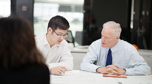 定期开展内部抽查、自查、风险评估和合规审计，评价合规风险控制措施的有效性，持续优化合规管理体系。 